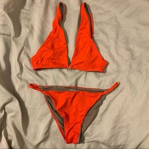 ACACIA Sambal Set - S Bosa Top + M Porto Bottoms